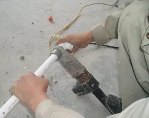 蒸湘漏水维修电话